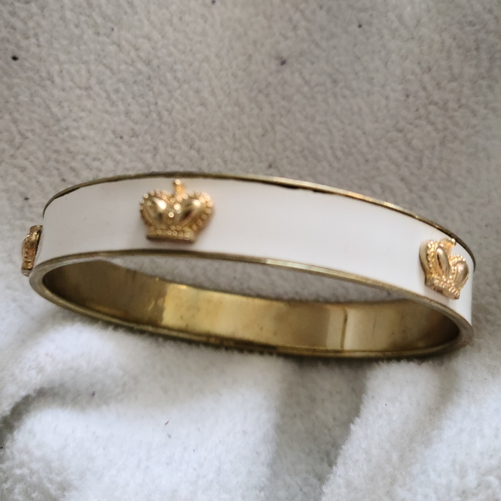 Crown bangle